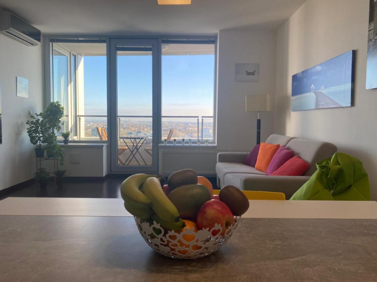 Fantastic View From The 20Th Floor Apartment Bratislava Exterior foto